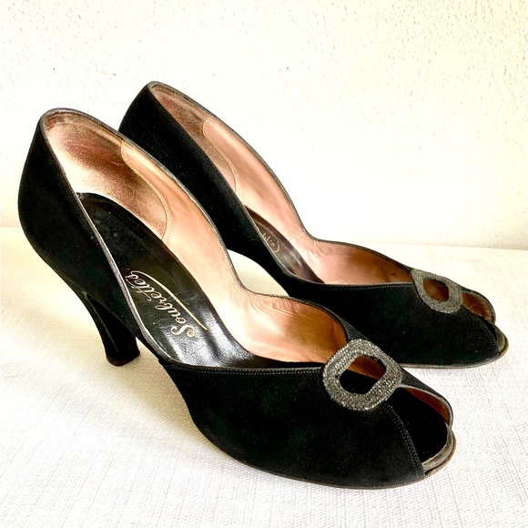 Vintage 1940s 1950s PEEP TOE SHOES High Heels Size 9 or 10 Black Suede Leather - Picture 1 of 12